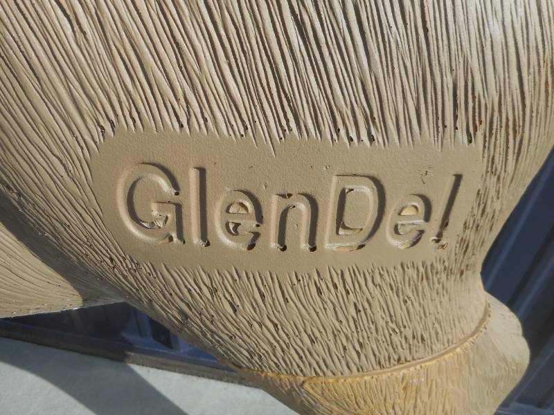 lot 6 image: GlenDel Large Deer Bow Target