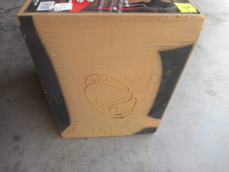 lot 7 image: Block Fusion Bow Target
