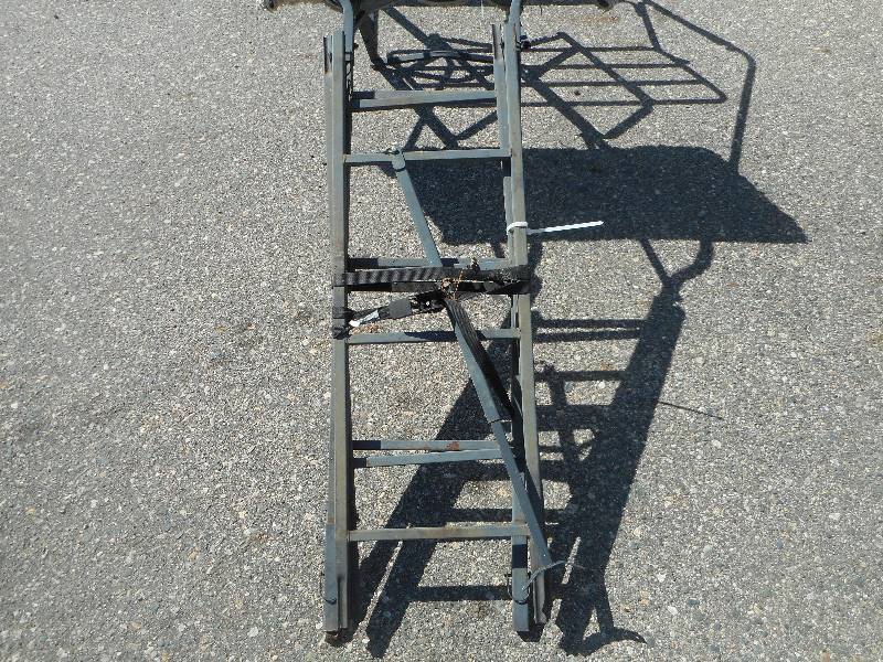 lot 14 image: deer stand
