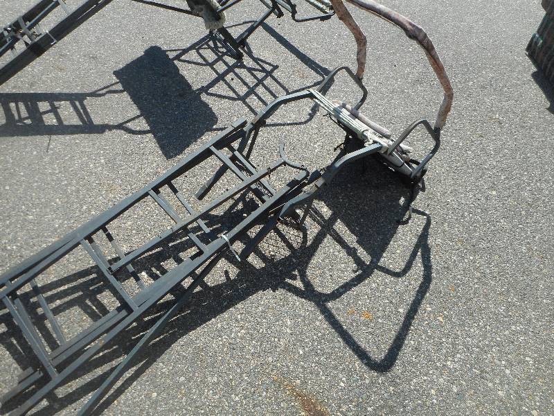 lot 15 image: deer stand