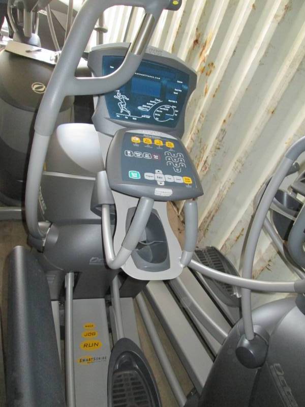 lot 11 image: Octane fitness Pro 4700 elliptical...