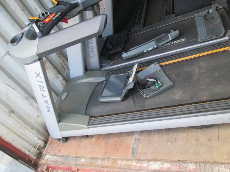 lot 23 image: Matrix 7XE treadmill FOR PARTS not ...