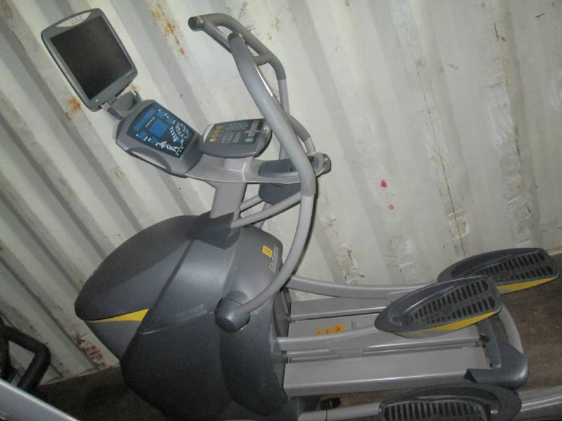 lot 25 image: Octane Pro 4700 elliptical machine...