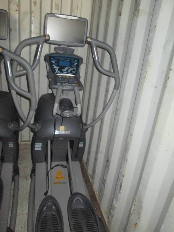 lot 26 image: Octane Pro 4700 elliptical machine...