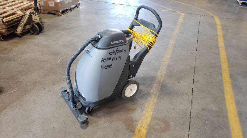 lot 2 image: Commercial Vaccum