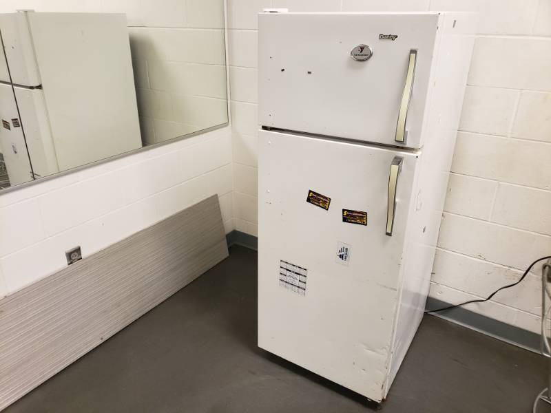 lot 33 image: Refrigerater
