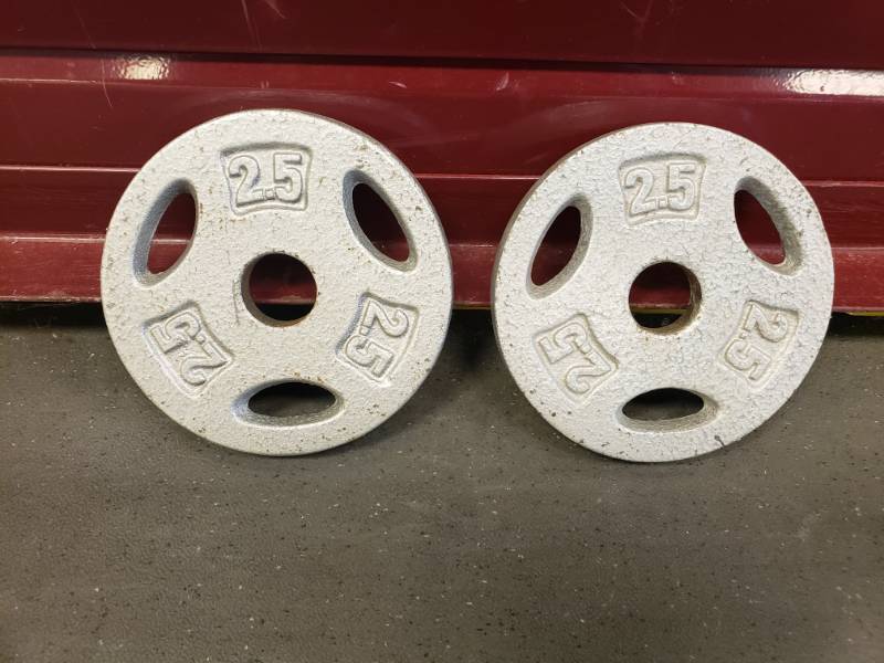 lot 48 image: 2.5Lbs Standar Plates