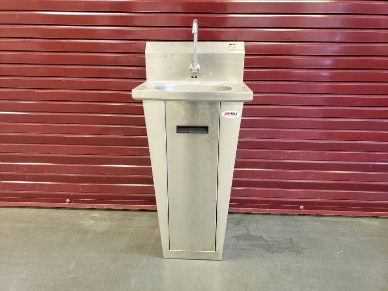 lot 55 image: Automatic Sink