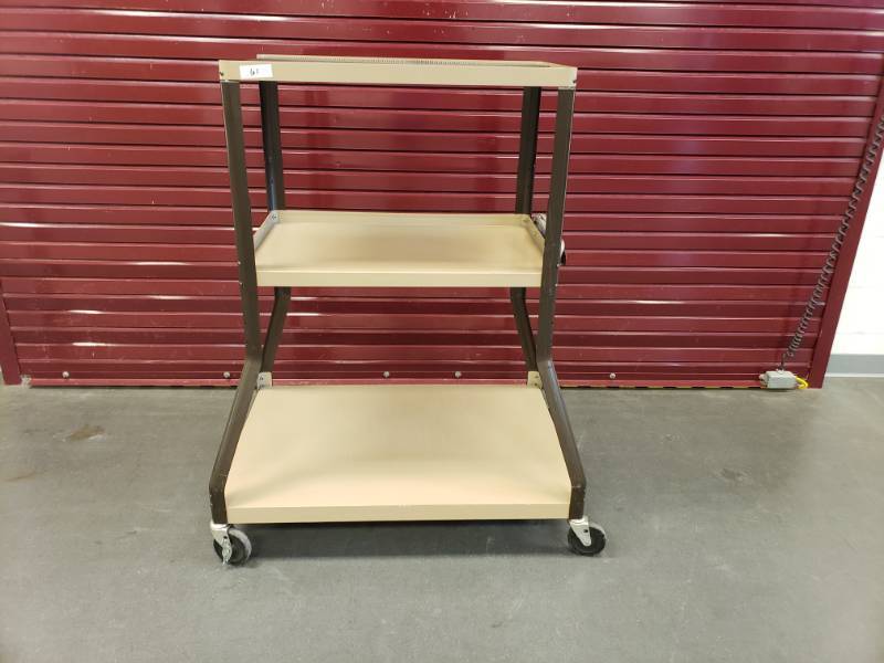 lot 61 image: Powered Media Cart