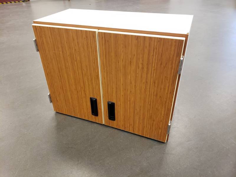 lot 77 image: Cabinetry.