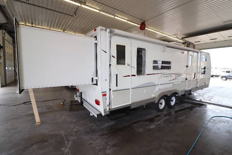 lot 2 image: 2007 Keystone Outback 28 RSDS Bunk House Travel Trailer w2 Slide-Outs NO RESERVE