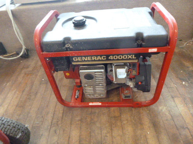 lot 5 image: Generac 4000XL Generator
