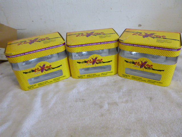 lot 19 image: 3 Blazer Xtreme Halogen Fog Light Kits