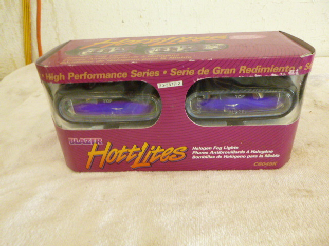 lot 23 image: Blazer Hott Lites Halogen Fog Lights