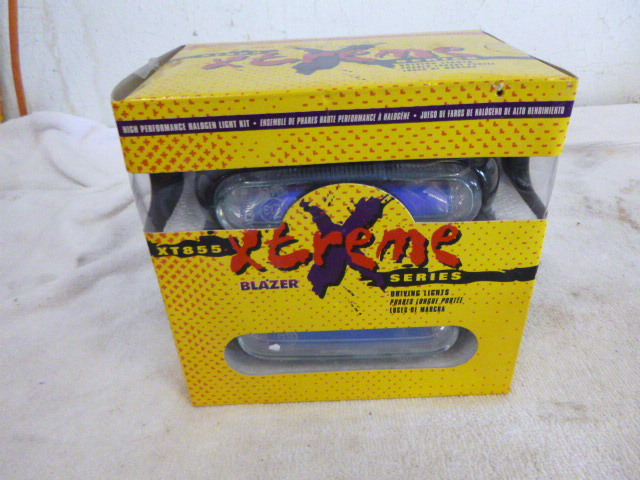 lot 25 image: Blazer Xtreme High Performance Halogen Light Kit