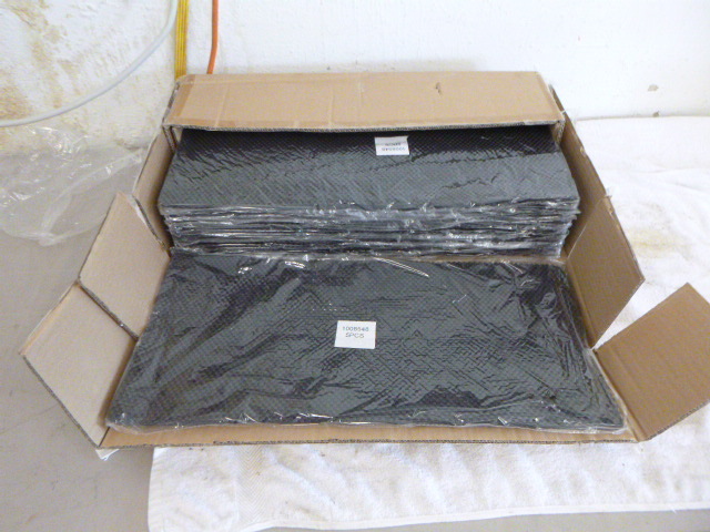 lot 50 image: Case of Toolbox Liners