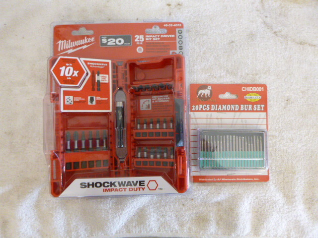 lot 53 image: Milwaukee 25 Piece Impact Driver Bit Set