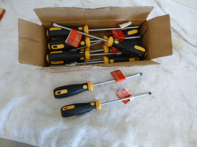 lot 54 image: Case of Ultra Steel 14 X 6 Slotted Screwdrivers