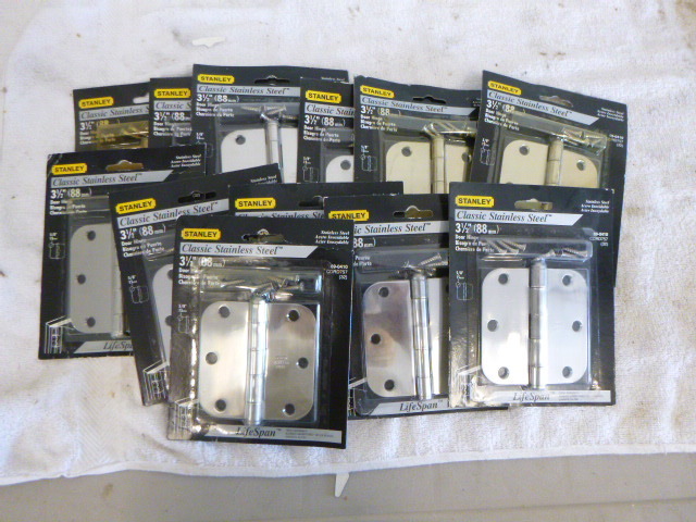 lot 69 image: 12 Stanley 3 12 Door Hinges