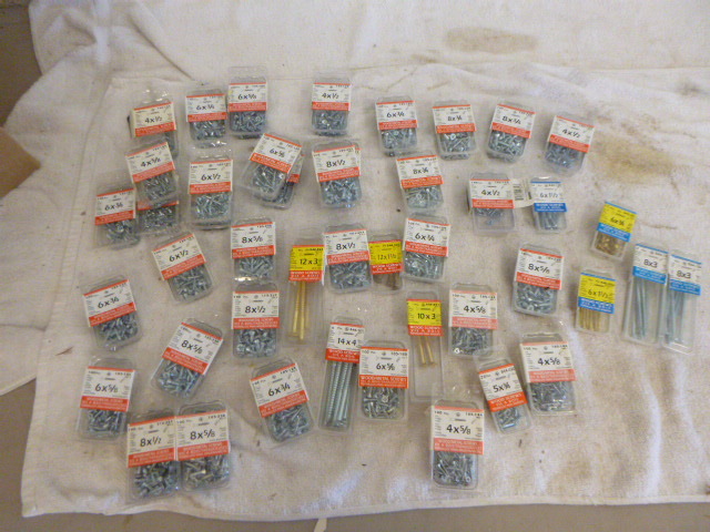 lot 81 image: Lot of Wood and Metal Screws