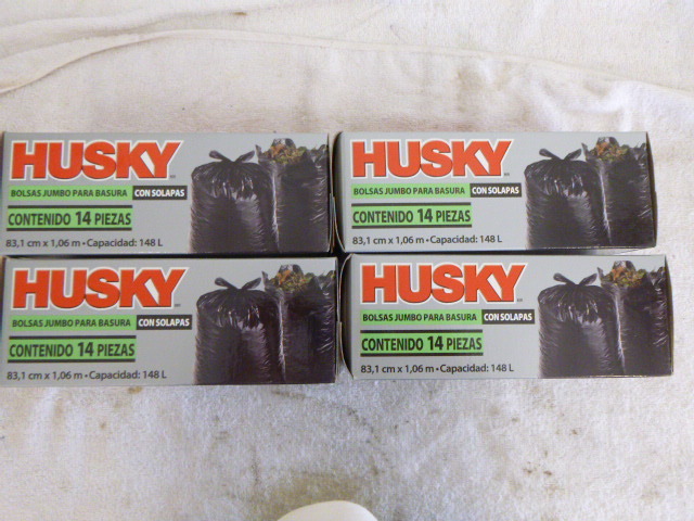 lot 117 image: 4 Boxes of Husky 39 Gallon Trash Bags