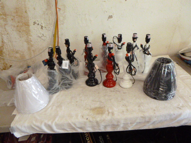lot 122 image: 11 DeskTable Lamps