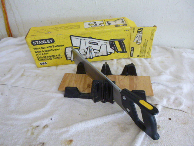 lot 139 image: Stanley Mitrebox with Back Saw