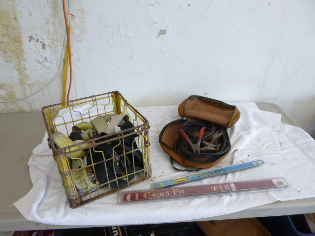 lot 141 image: Garage Items