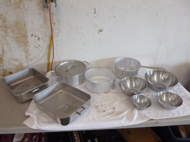 lot 146 image: Fish Fry Items