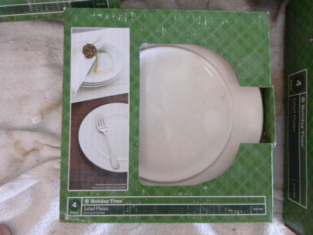 lot 149 image: 4 Sets of Holiday Time Salad Plates