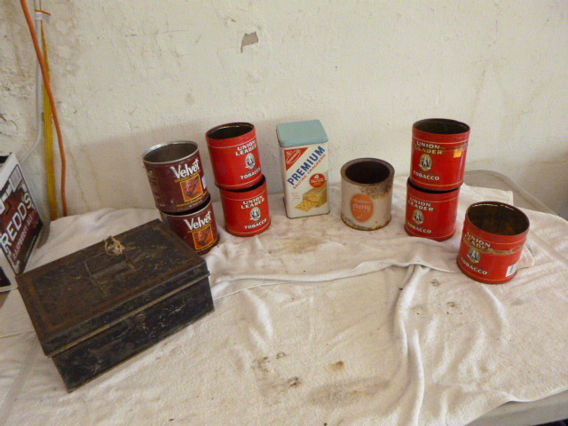 lot 154 image: Vintage Tins
