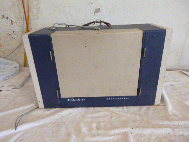 lot 172 image: Vintage Airline Stereoponic Turn Table