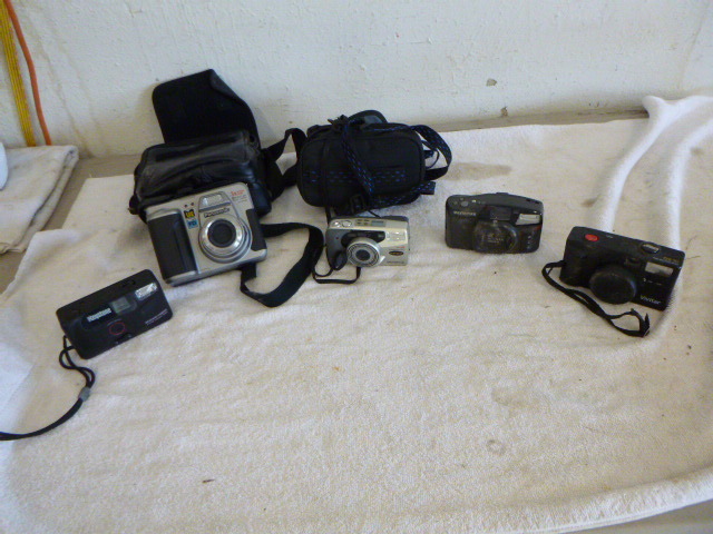 lot 173 image: Cameras