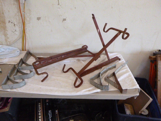 lot 178 image: Ladder Jacks and Roofing Brackets