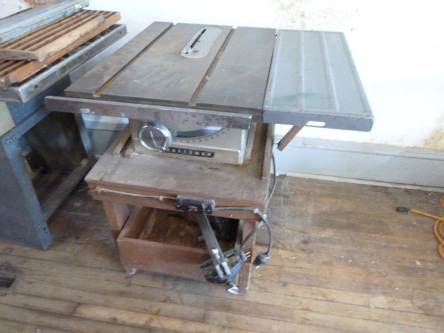 lot 2 image: Craftsman Table Saw