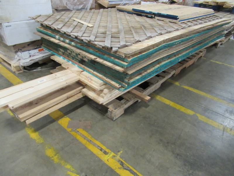 lot 302 image: Pallet of Miscellaneous Lumber, 4 X 8 Particle Board and Various PlanksBoards.