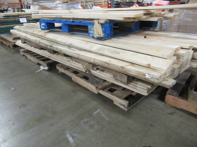 lot 303 image: Pallet of Miscellaneous Lumber, Various PlanksBoards.