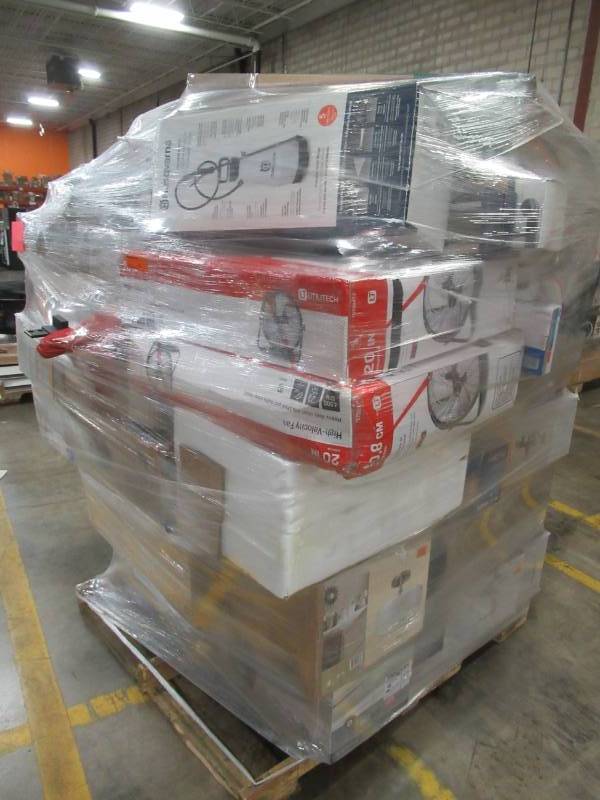 lot 363 image: WHOLESALE MIXED PALLET OF RETURNS - LIGHTING, SMALL HOUSEWARES AND MORE