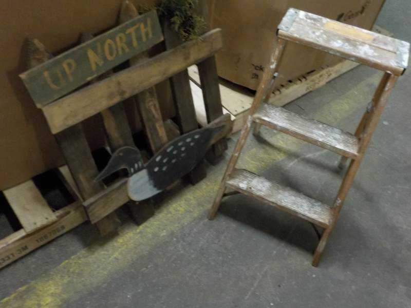 lot 54 image: 2 ft Wood Ladder and Up North Dco...