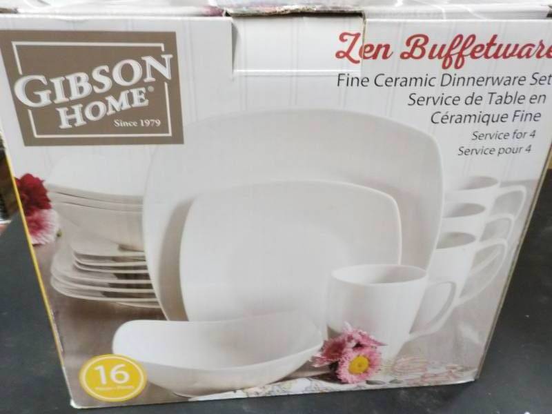 lot 74 image: Gibson Home Ceramic Dinnerware Set ...