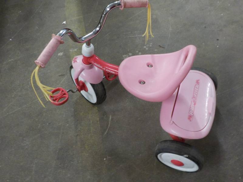 lot 107 image: Radio Flyer Trike...