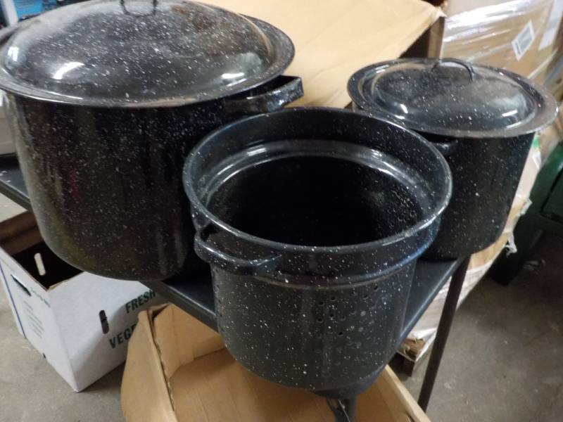 lot 110 image: Canners...