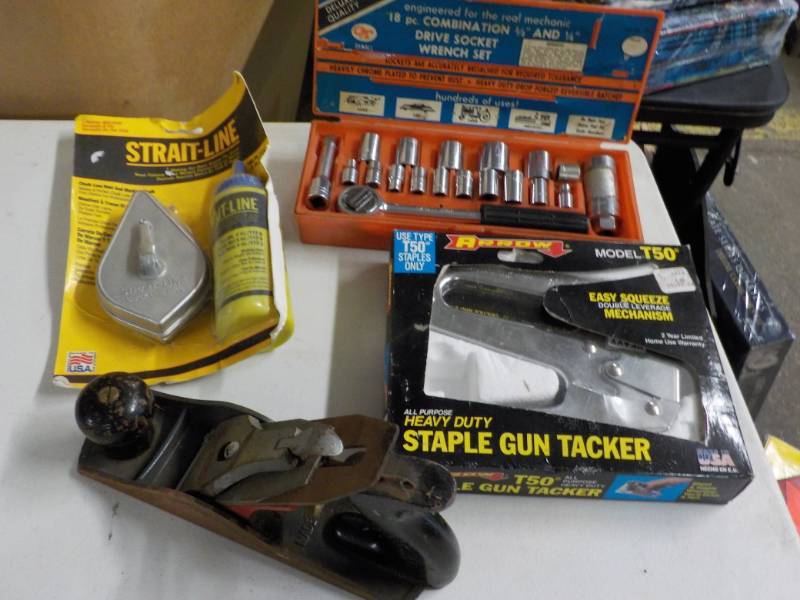 lot 160 image: Tools ...