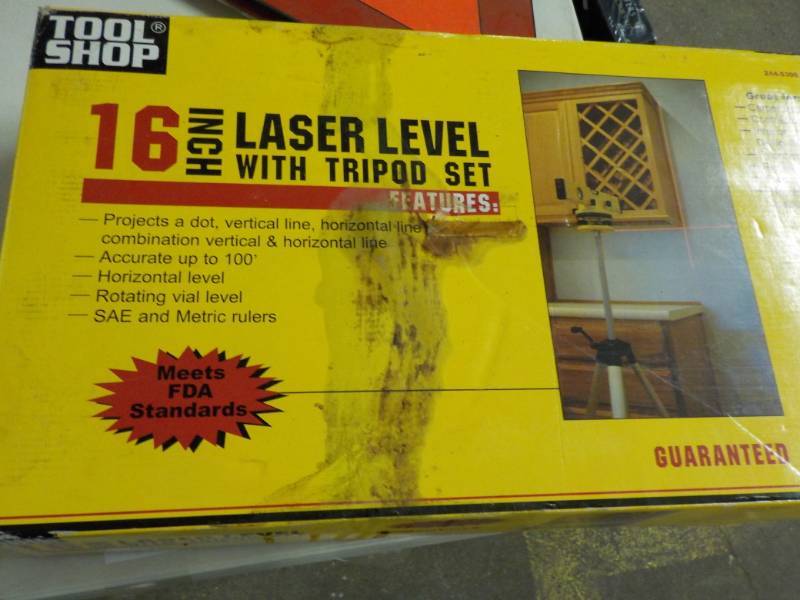 lot 161 image: Tool Shop 16 inch Level with Tripod...