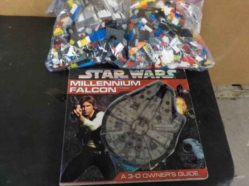 lot 191 image: Star Wars and Legos...