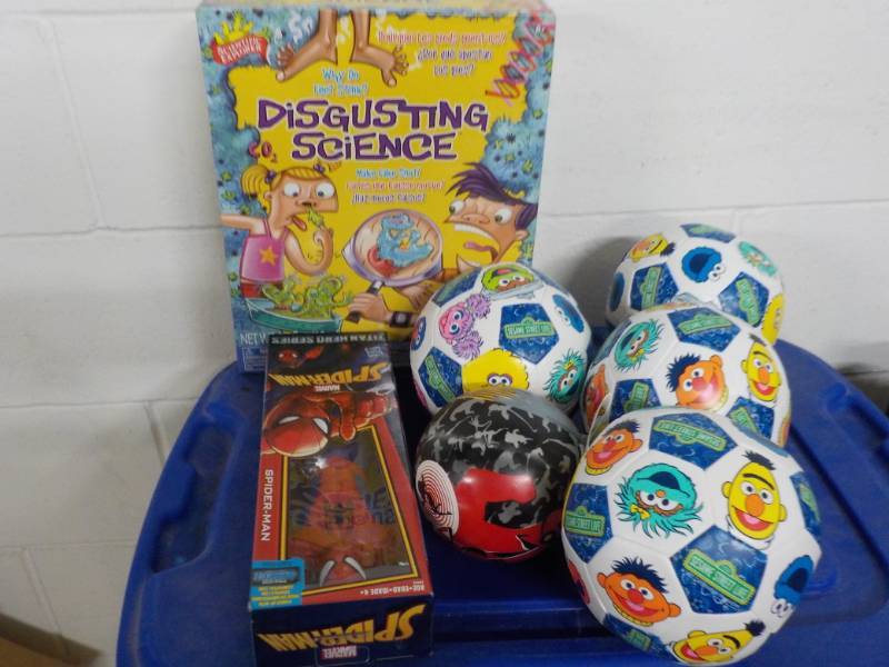 lot 203 image: Spiderman, Disgusting Science and 5...