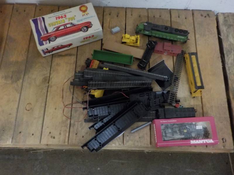 lot 208 image: Lot of Train Accessories and Car Ki...