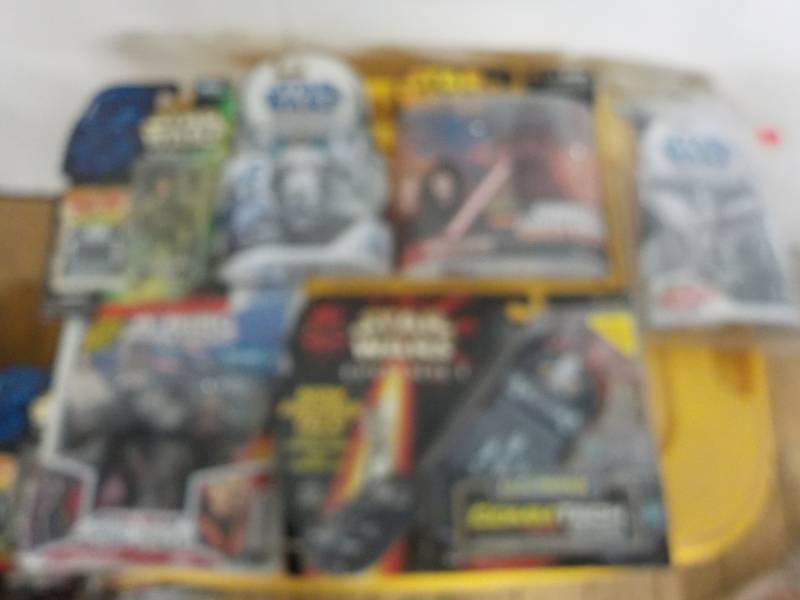 lot 211 image: Star Wars   ...