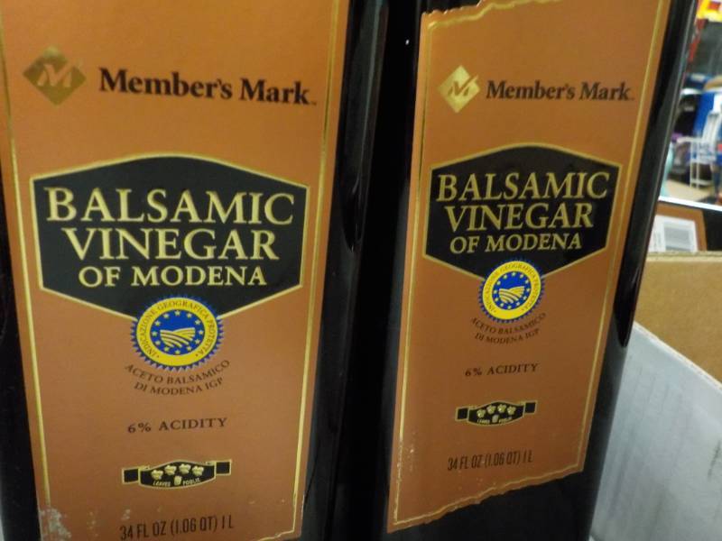 lot 248 image: 5 Bottles Balsamic Vinegar of Moden...