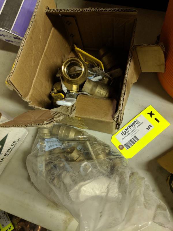 lot 398 image: Brass Shutoff Valve Fittings
